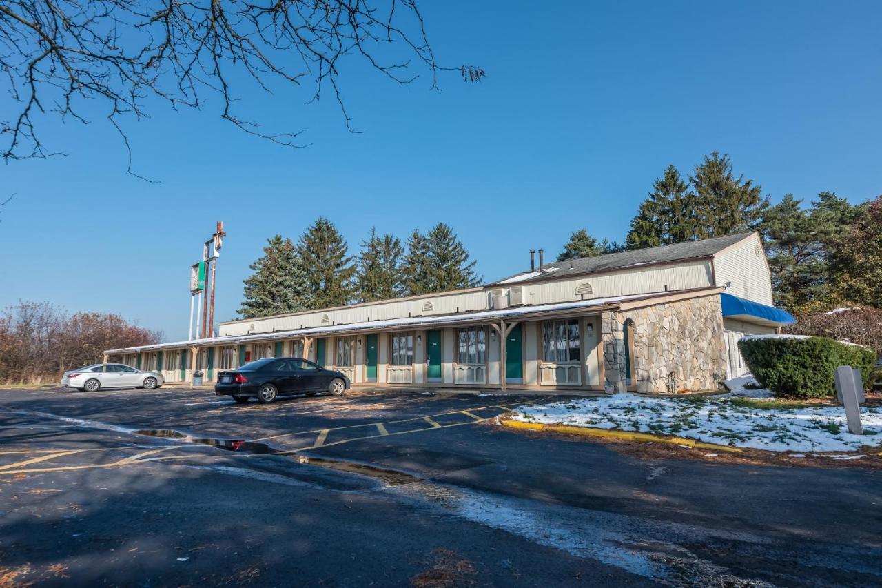 Oyo Hotel Wadsworth Oh I-76 Eksteriør bilde